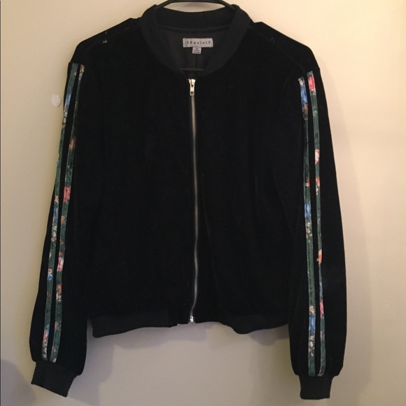 Fashion Nova velvet tracksuit w/ floral stripes - Picture 3 of 5